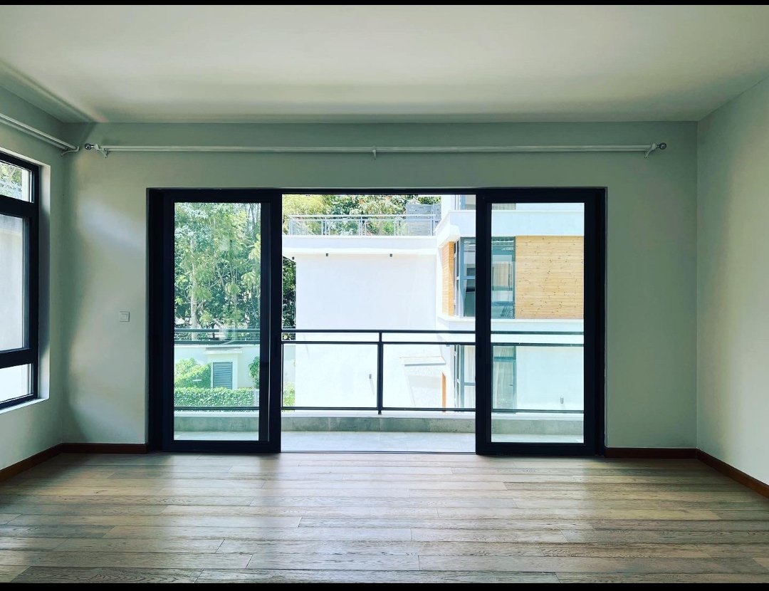 Magnificent 5 Bedrooms Villa All Ensuite with DSQ for Rent Lavington.